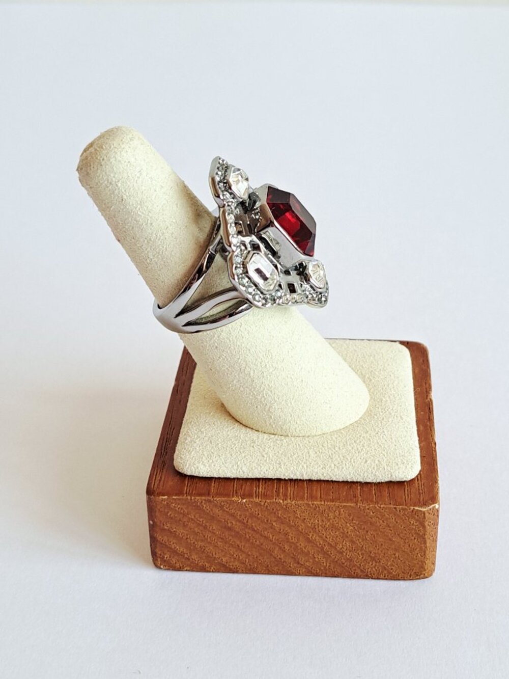 NEW Vintage Swarovski Sheila Ruby Red Ring Signed Size 6.5 - Picture 4 of 14